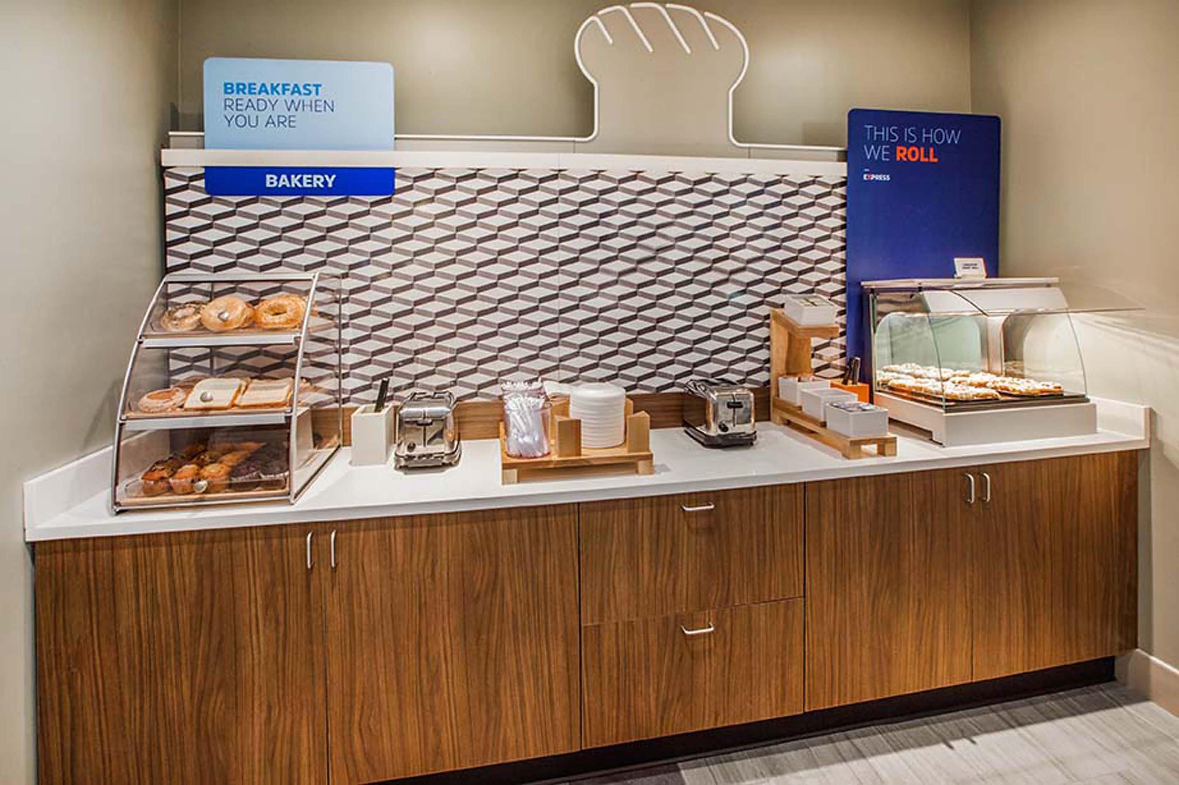 Holiday Inn Express & Suites Albany Airport Area - Latham By Ihg Esterno foto