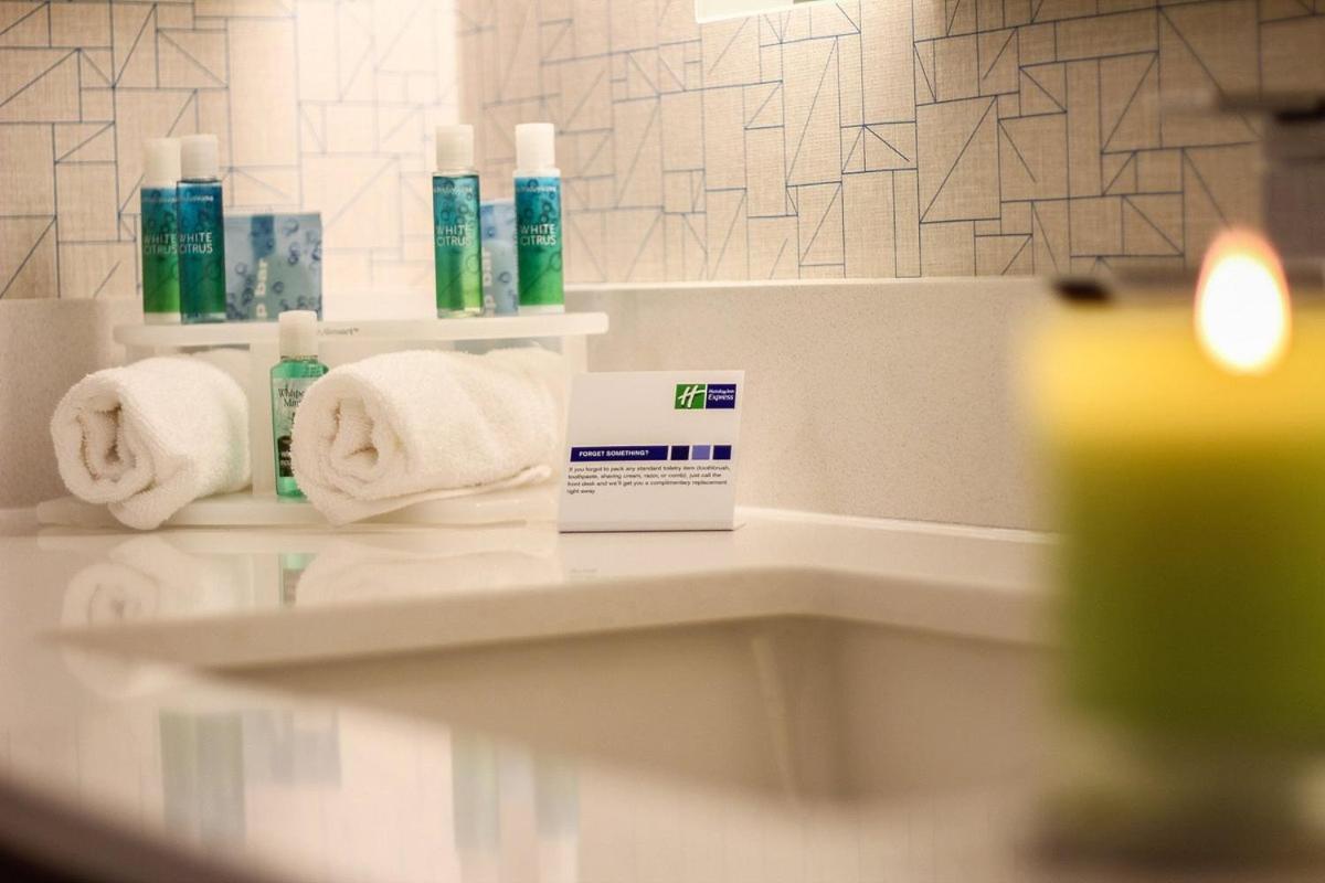 Holiday Inn Express & Suites Albany Airport Area - Latham By Ihg Esterno foto