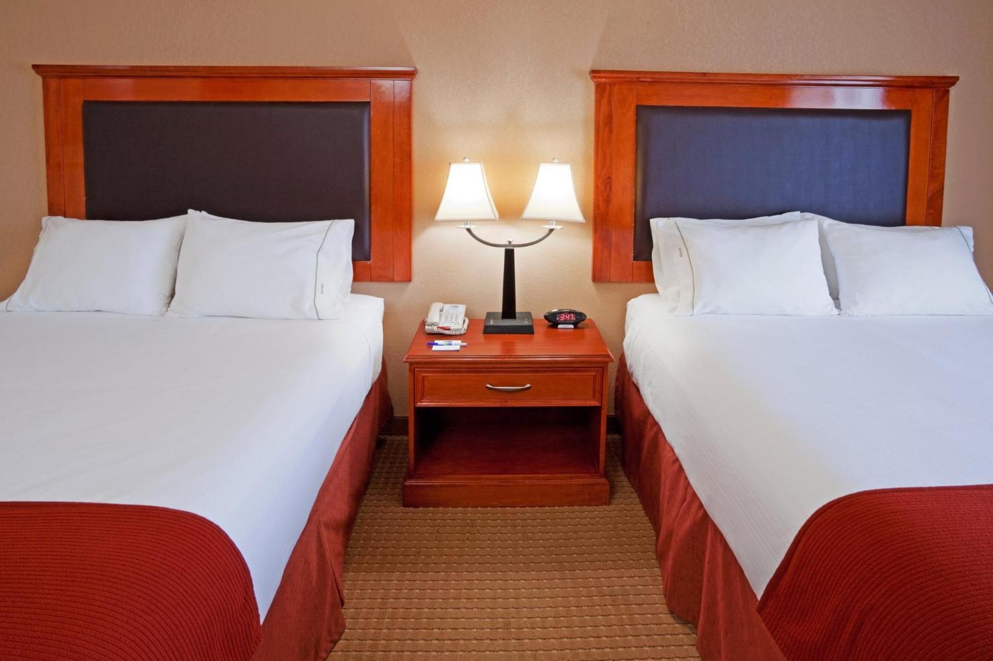 Holiday Inn Express & Suites Albany Airport Area - Latham By Ihg Esterno foto