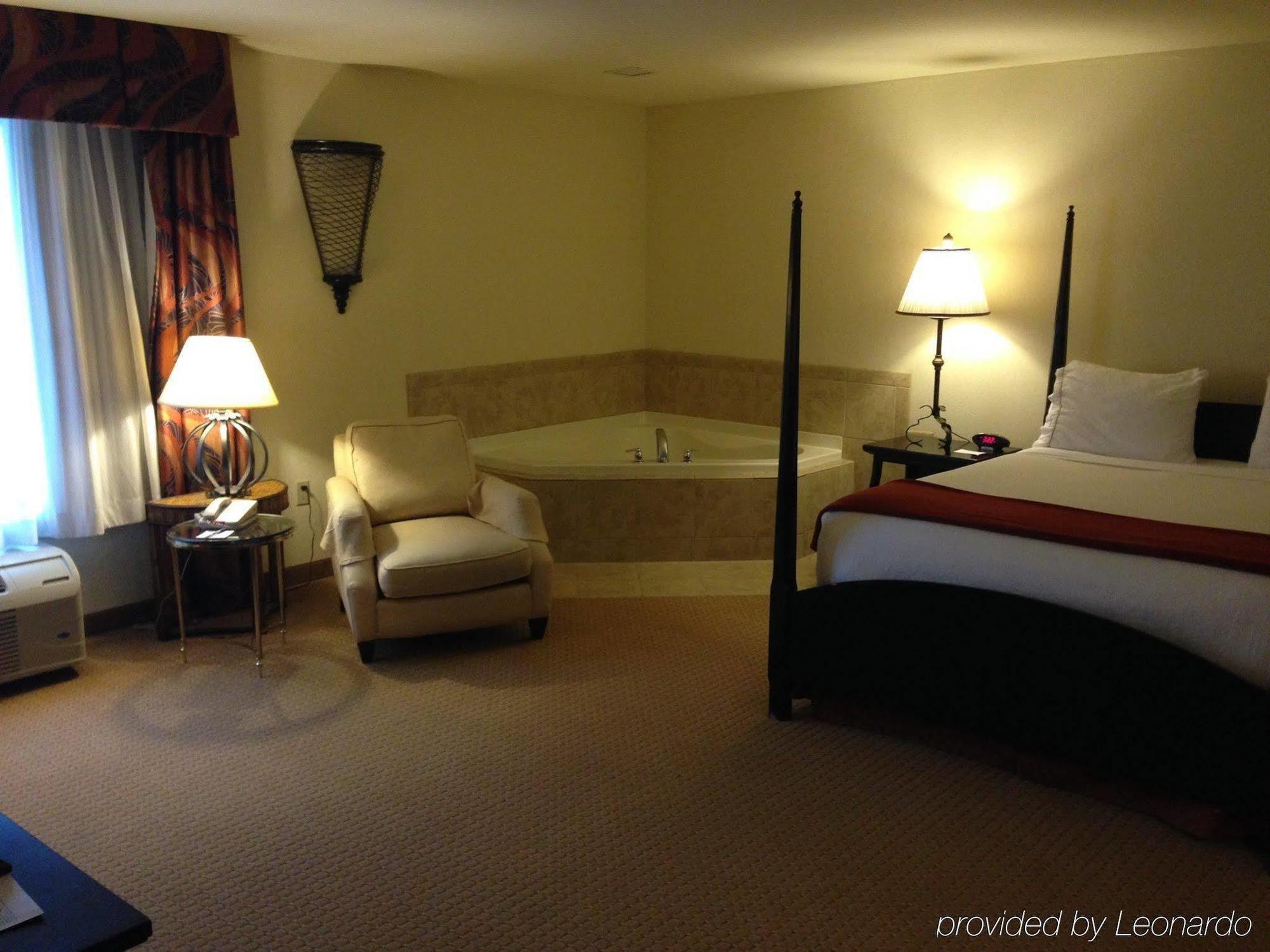 Holiday Inn Express & Suites Albany Airport Area - Latham By Ihg Esterno foto